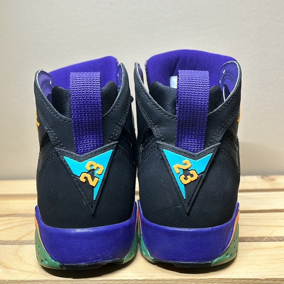 Air Jordan Retro 7 Lola Bunny - Picture 2 of 6